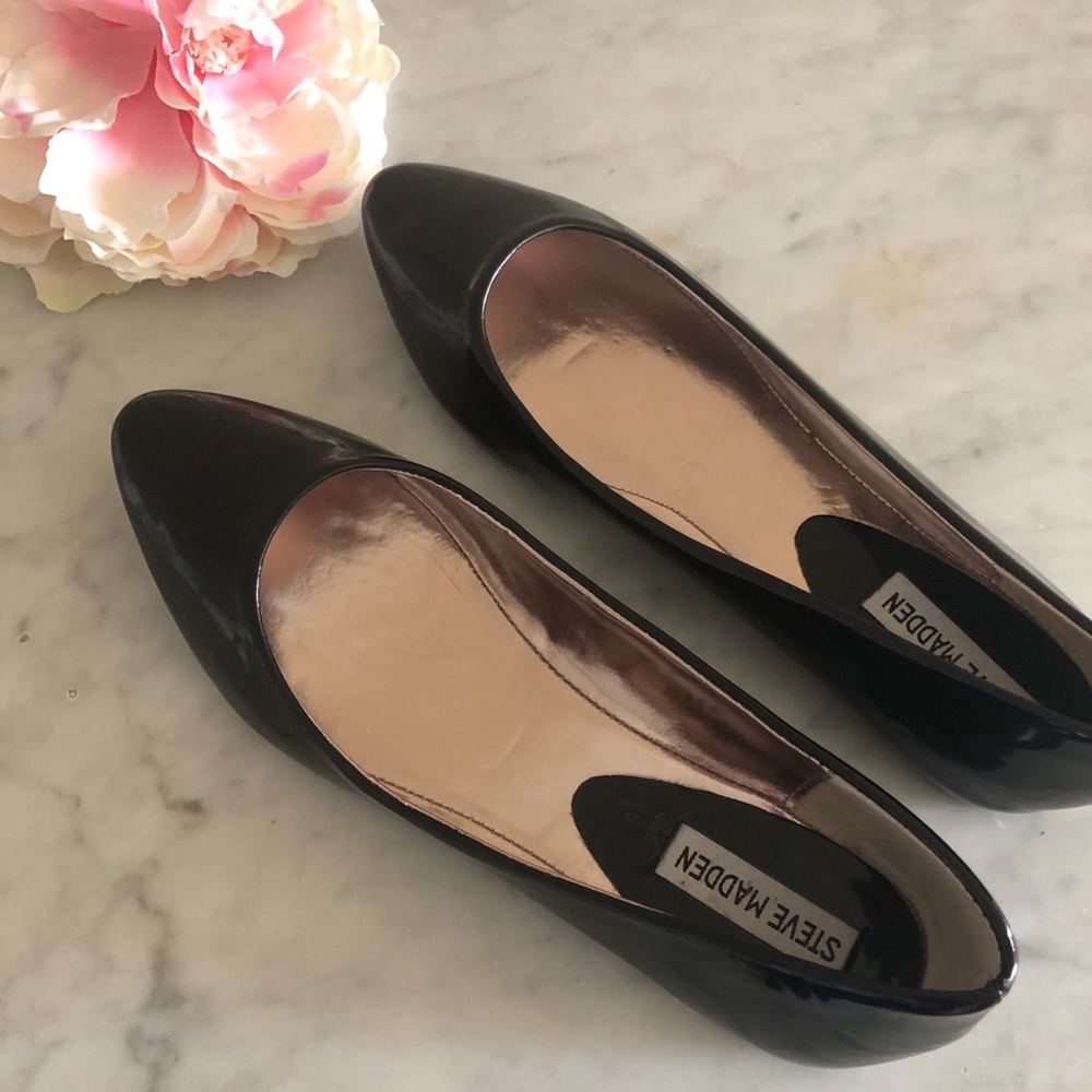 Steve Madden black patent leather flats